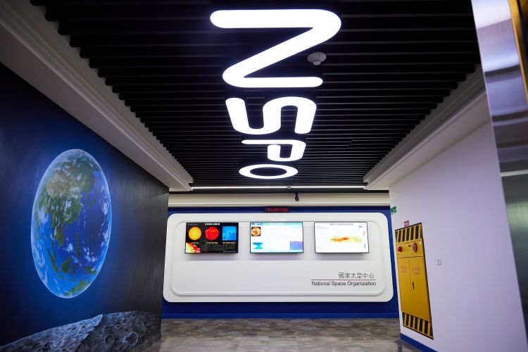 国家太空中心将协助业界发展4颗1.5代低轨卫星，并启动第2代原型卫星研发计划。李建梁摄