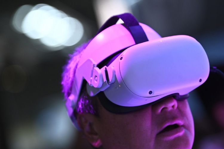 Meta公布AR/VR硬件蓝图 2027年推出AR眼镜