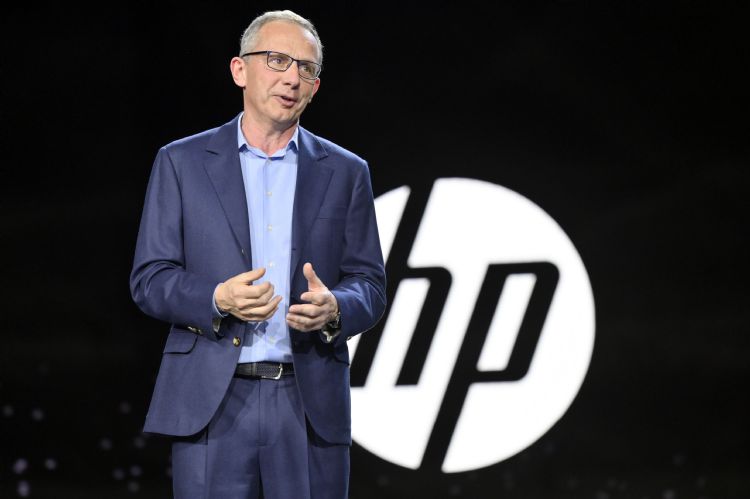 HPCEOEnrique Lores指出，包括PC和打印机需求复苏速度远不如该公司预期，整体产业库存水准过高致使PC产品价格受到抑制。法新社