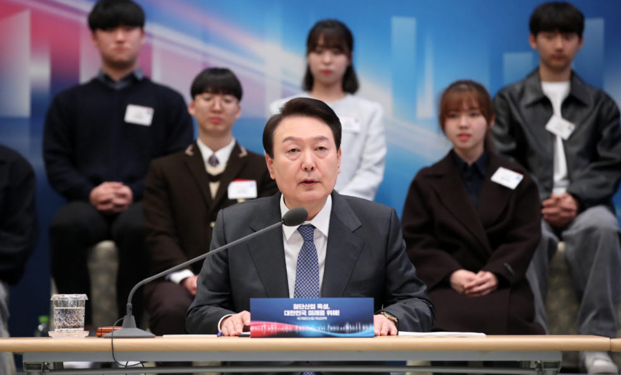 韩国半导体内忧外患 300万亿建全球最大产业集群是良方?