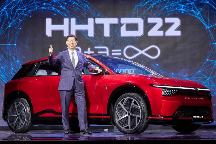 「2023年是富士康电动车关键」 刘扬伟预告新客户加入