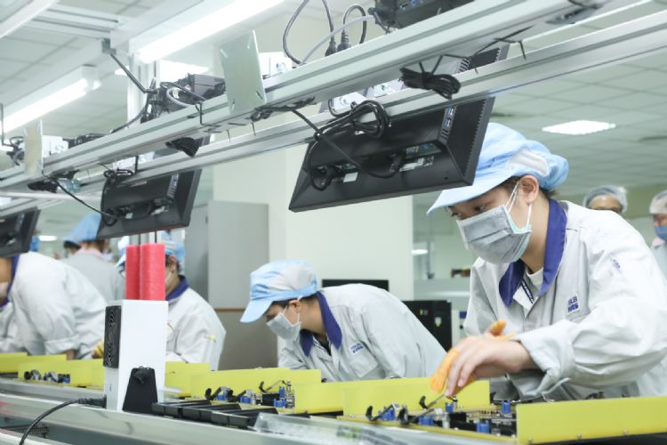 台系厂跨足汽车产业，应加速甩开ICT心魔。符世旻摄（数据照）