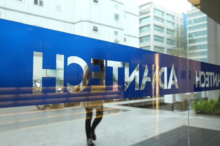研华表示，国内接单情况有回稳迹象，但是否进入复苏期仍待观察。符世旻摄（数据照）