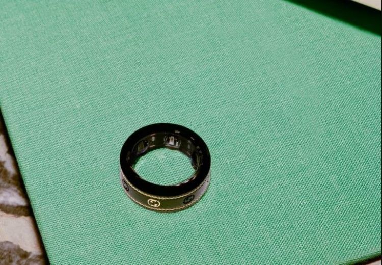 Oura与知名品牌Gucci推出联名智能戒指。Gucci