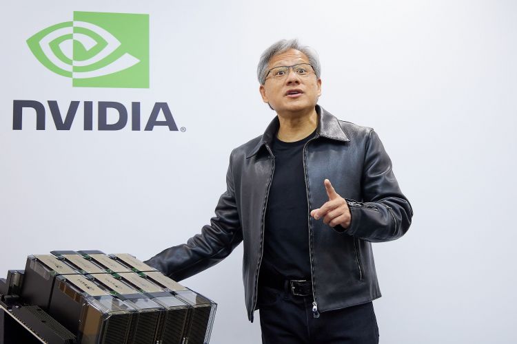 NVIDIACEO黄仁勋指出，全球在云端、企业等领域已安装价值约1万亿美元的数据中心。李建梁摄
