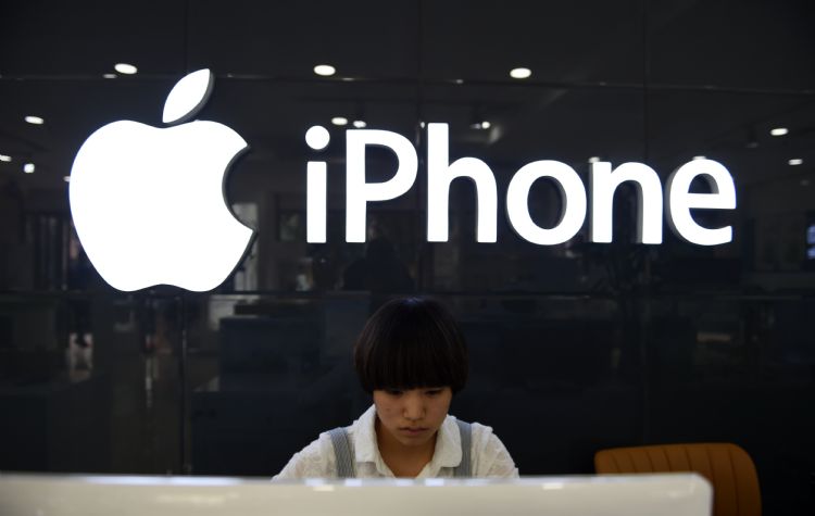 传iPhone 15 Pro将不会配备固态按钮。法新社