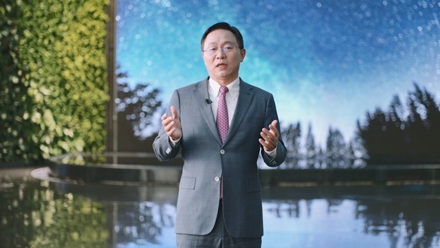 MWC 2023：华为发布极简网络和数据中心系列创新解决方案
