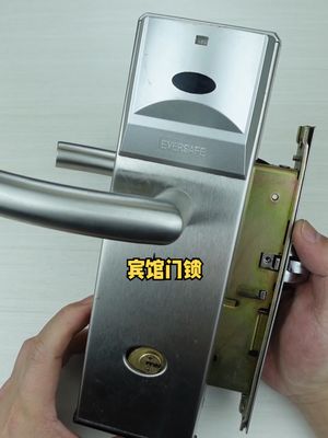 宾馆用的门锁，你以为在屋内反锁别人就进去不？ 涨知识