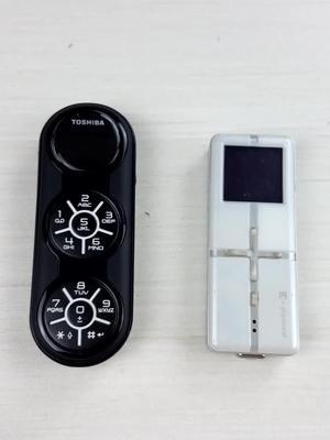 拆解十多年前的东芝手机和MP3，看看当初走可爱路线的日系产品 涨知识