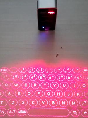 拆解激光投影键盘，用红外夜视的摄像头就可以分析出它的工作原理 涨知识
