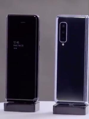 三星折叠屏幕手机要来了，首款UFS3.0手机，网友：我只要华为