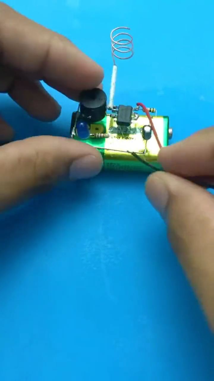 非接触式交流线路检查器检查电路