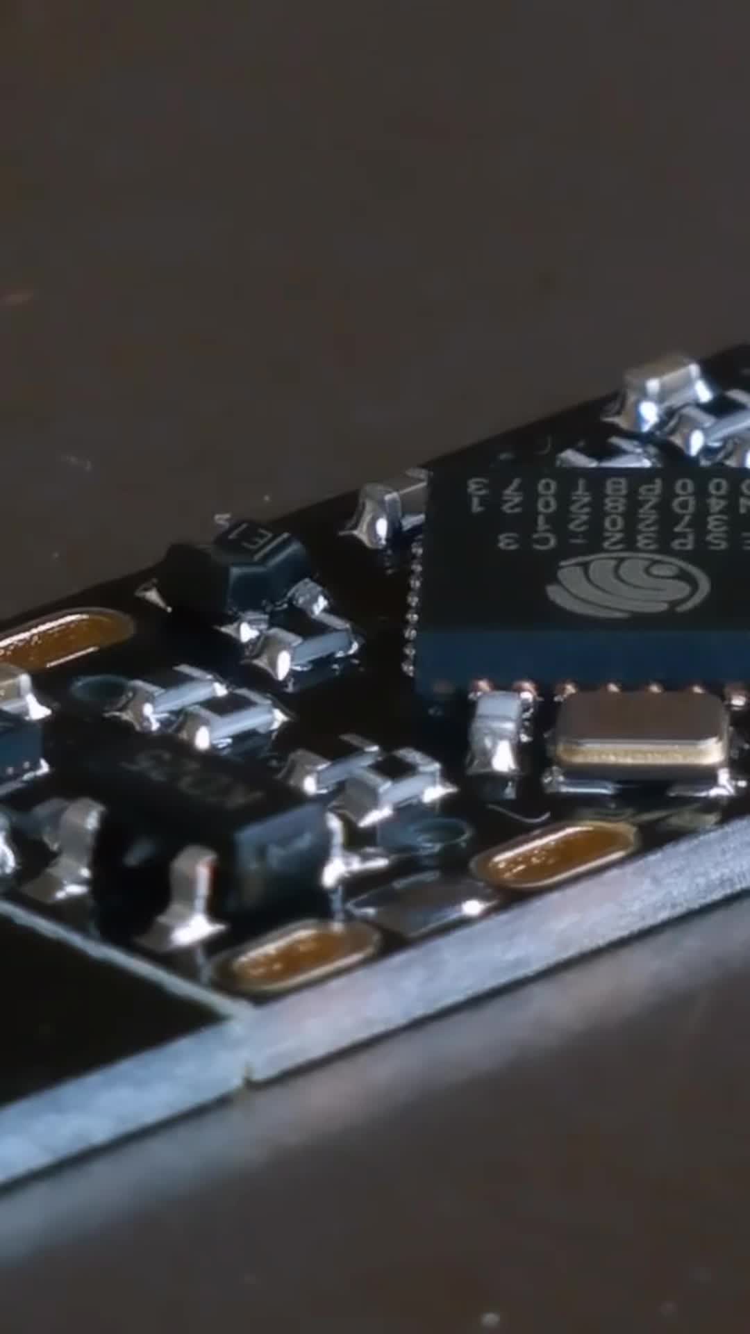 热乎乎的ESP32-C3超迷你板子出炉了 硬件 ESP32 smt 电子技术