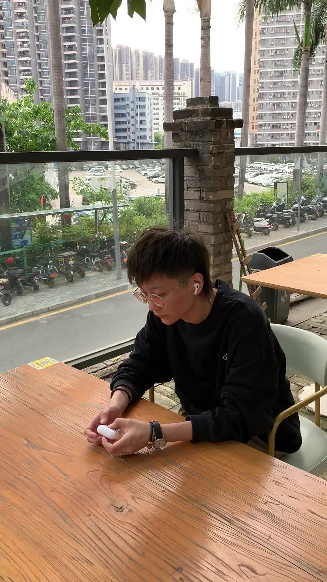 华强北3代4代耳机，贴合耳蜗设计，佩戴舒适，让你一整天都享受音乐的乐趣蓝牙耳机 电子产品 数码科技