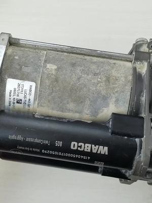 拆解特斯拉汽车的空气悬挂气泵，看看汽车被升高的原理是什么