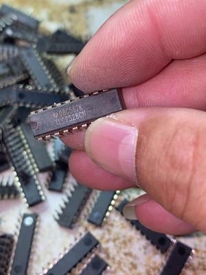芯片 连接器 继电器 再生资源 电子元器件 挑了4小时最终腰疼花了120剩80😬