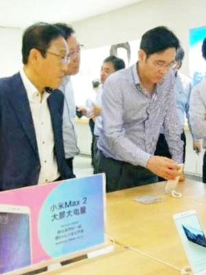 国产崛起！三星电子会长李在镕参观考察小米之家！