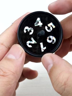 骰子每次都会预言出陀螺的点数，如何做到的？ 魔术