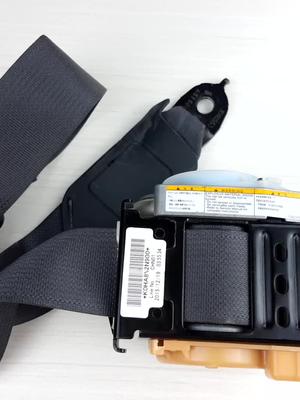 拆开才知道，安全带里还隐藏着爆炸装置，看看预紧式安全带的原理