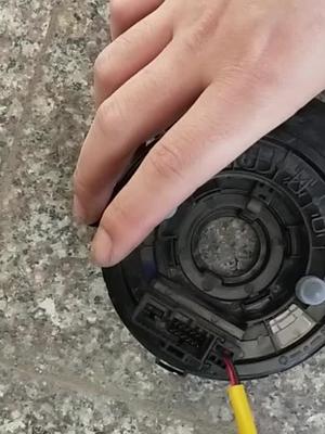 方向盘内的电线不会被转断？热心硬核粉丝拆开给你看明白原理