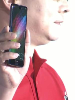 夏普全球首发异形全面屏手机AQUOS S2，价格非常oppo